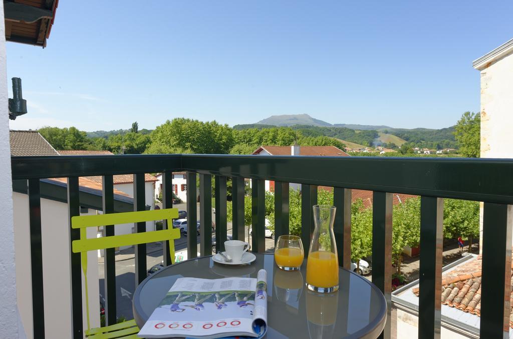 Logis Hotel De La Nivelle Saint-Pee-sur-Nivelle Room photo